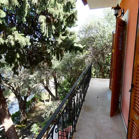 Iona Appartments Апартаменты Achilleion