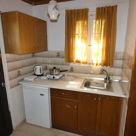 Iona Appartments * Achilleion