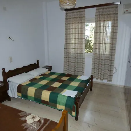 Iona Appartments דירה
