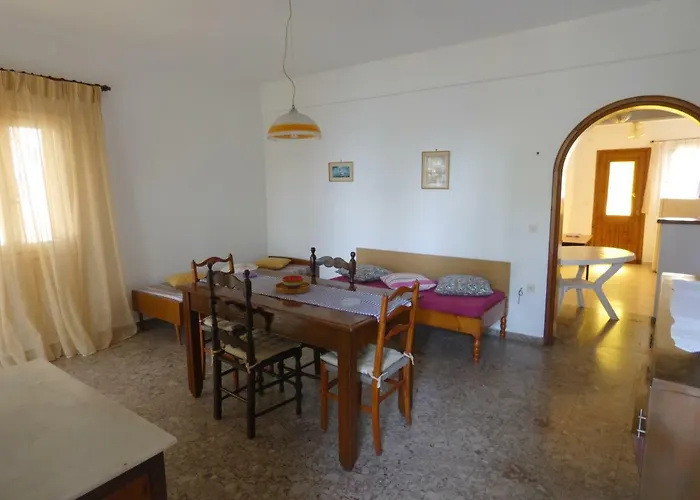 Iona Appartments * Achílleion