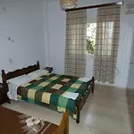 Iona Appartments شقة